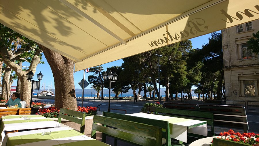 Konoba Bastion Dining Atmosphere